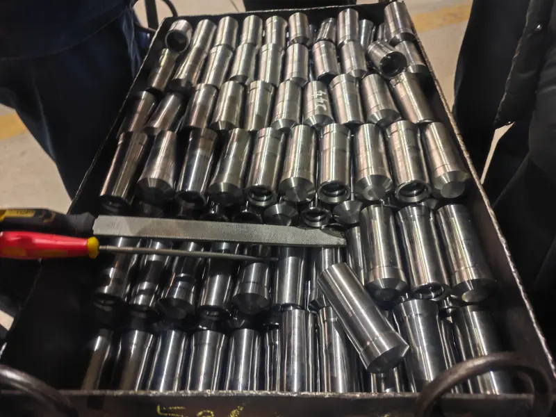 Mecanizado CNC de brocas para roca-1